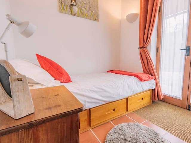 Single bedroom | Olive Tree Cottage, Acrise, near Folkestone