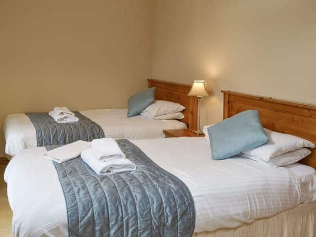 Comfortable en-suite twin bedroom | The Mill House - Warenford Cottages, Bamburgh