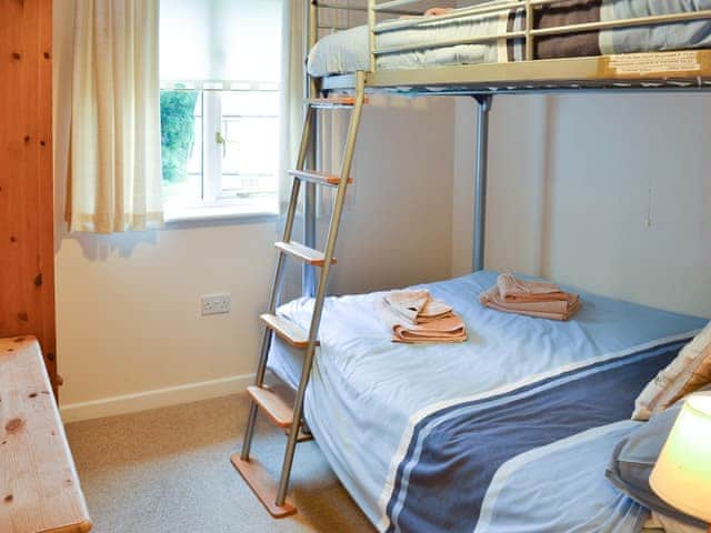 Bunk beds with double and single bunks | Star Gazy, Pendra Loweth, Falmouth