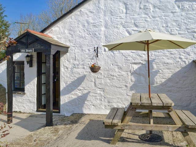 Sitting-out-area | Old Brock Cottage - Hallagenna Cottages, St Breward, near Bodmin