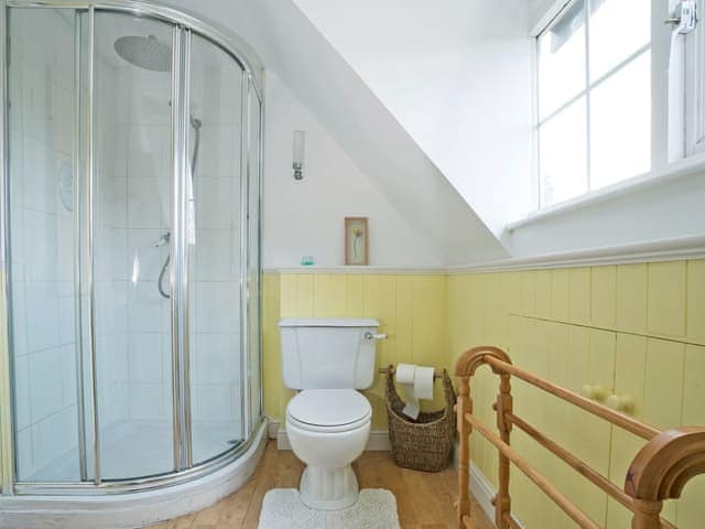 Well presented bathroom | Yew Tree Cottage, Moulsoe, near Milton Keynes