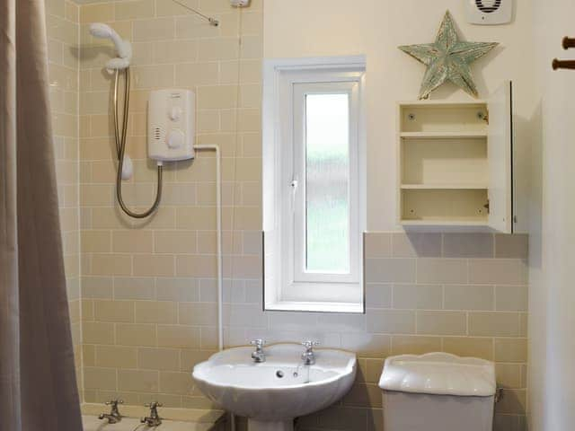 Shower room | Villa 9, Cromer