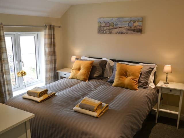 Double / twin bedroom | Sandy Toes - Sandy and Salty, Mundesley, near North Walsham