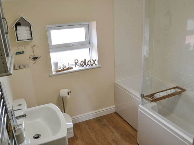 Bathroom | Sandy Toes - Sandy and Salty, Mundesley, near North Walsham