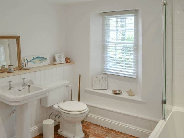 Bathroom | Beehive Cottage, St Breock near Wadebridge