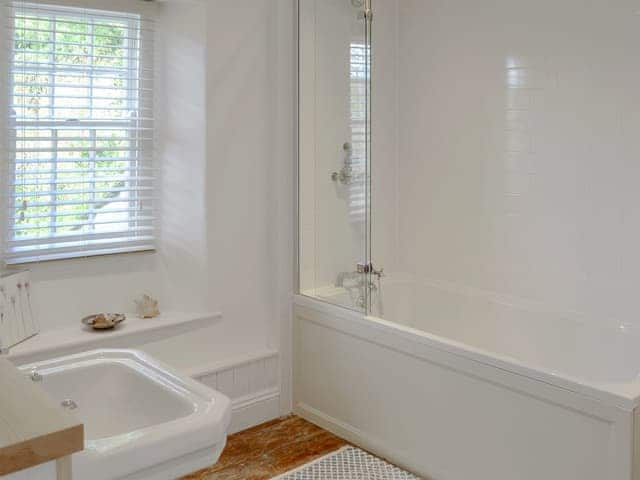 Bathroom | Beehive Cottage, St Breock near Wadebridge