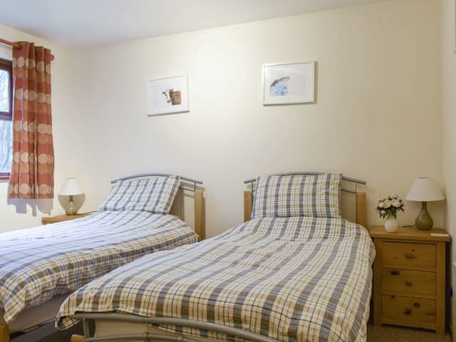 Comfortable twin bedroom | Hornbeam Lodge - Eversleigh Woodland Lodges, Shadoxhurst, near Ashford