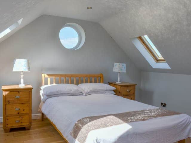 Double bedroom | Hill Farm Cottage, Chittering