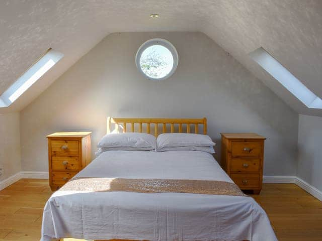 Double bedroom | Hill Farm Cottage, Chittering