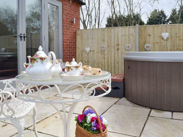 Attractive patio area | Hare&rsquo;s Home - Thursford Holidays, Thursford, near Fakenham