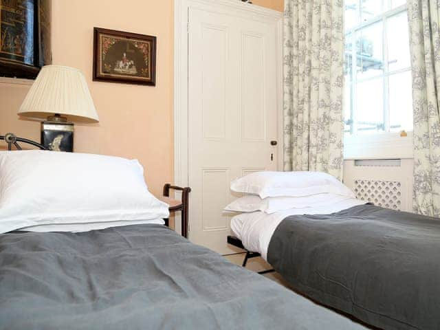 Twin bedroom | Marine Parade, Hythe