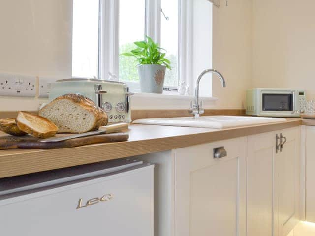 Well-equipped kitchen | Hare&rsquo;s Home - Thursford Holidays, Thursford, near Fakenham