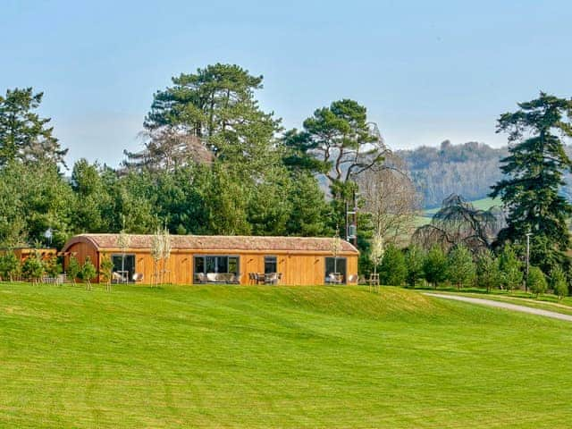 Extensive garden and grounds | Pinelands Lodge - Bryn Tanat, Llansantffraid-ym-Mechain, near Oswestry