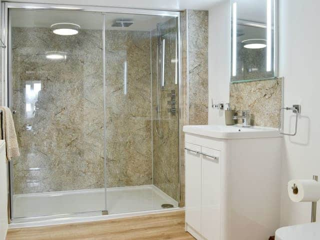 Downstairs shower room | Heath Farm Cottages - Cowslip - Heath Farm , Bradworthy, near Hartland