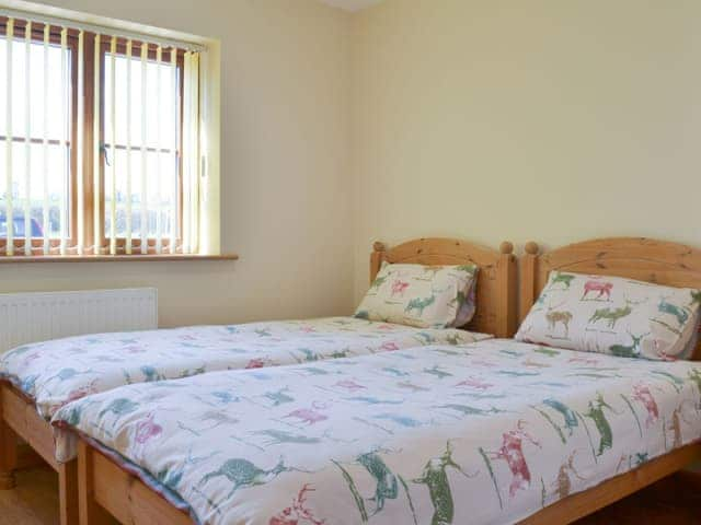 Comfortable twin bedroom | Stepen Cottage - Stepen Cottages, Chard