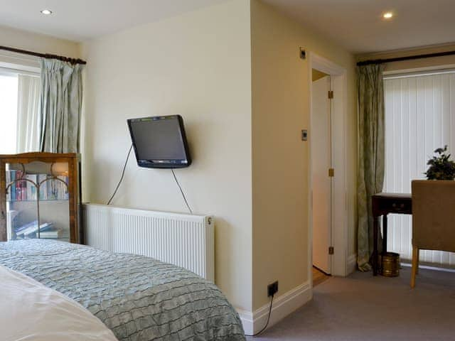 Comfortable double bedroom | Dewsnaps Spring - Dewsnaps, Chinley, near Chapel-en-le-Frith