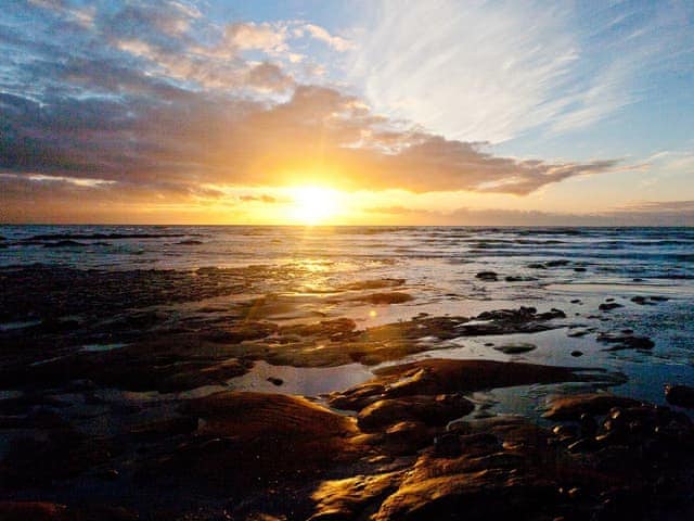 Compton Beach Sunset | Suntrap, The Stables - Kingat, VentnorWhitwel