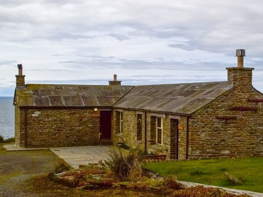 Delightful single storey holiday homes | Three Island View - Bisgeos, Westray, Orkney Islands