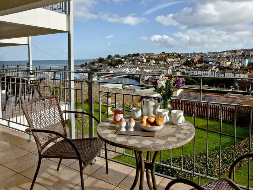 Lovely and peaceful balcony overlooking the town | 3 Linden Court - Linden Court, Brixham