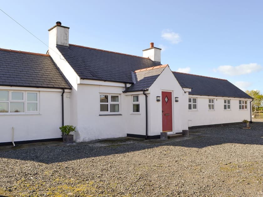 Hafod Cottage Ref 26494 In Tynlon Near Holyhead Anglesey