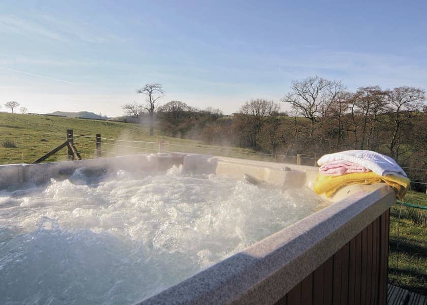 Hot tub | Brook View - Bryn Thomas Lodges, Near Llandrindod Wells