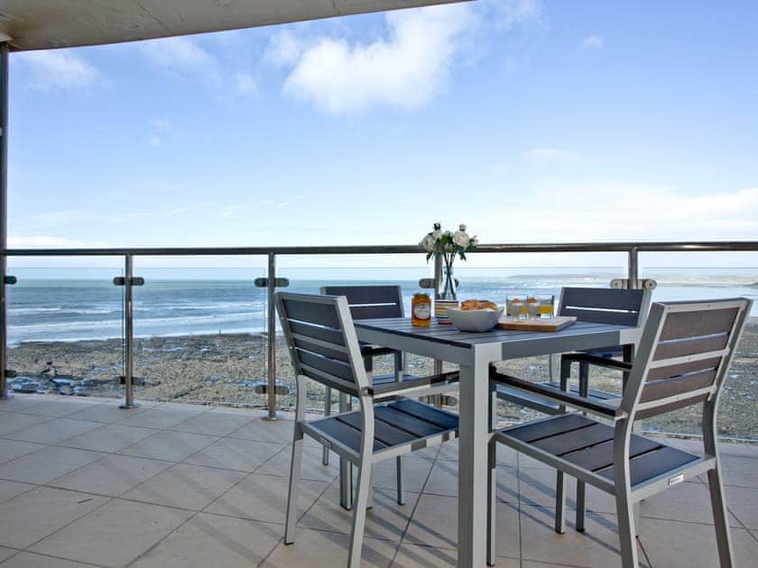 Spacious balcony with outdoor furniture | Castaways - Horizon View, Westward Ho!