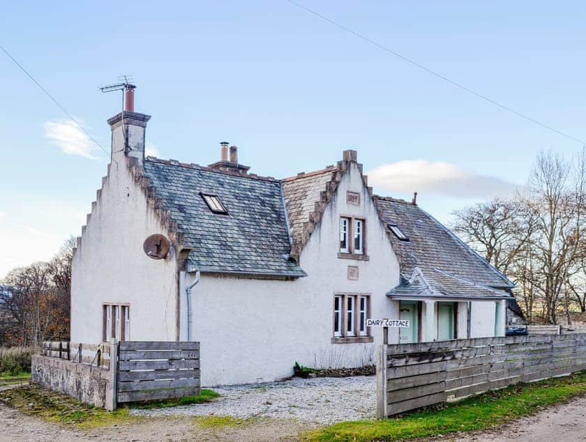 Dairy Cottage In Whitehouse Near Alford Aberdeenshire Book