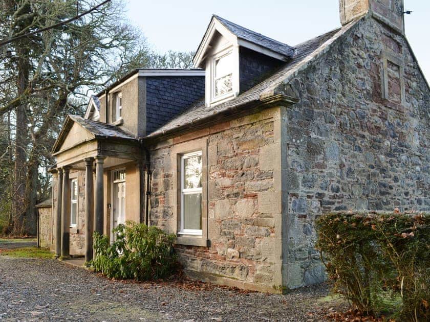 Outstanding stone-built holiday home | Mercy Cottage - Beaufort Cottages, Kiltarlity, near Beauly