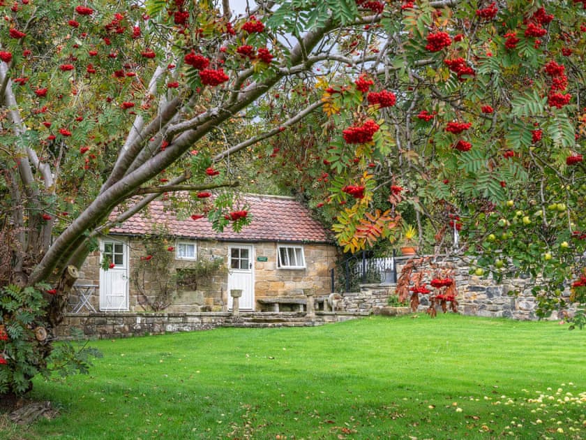 Charming holiday home | Foxglove Cottage - Laskill Grange, Bilsdale, near Helmsley