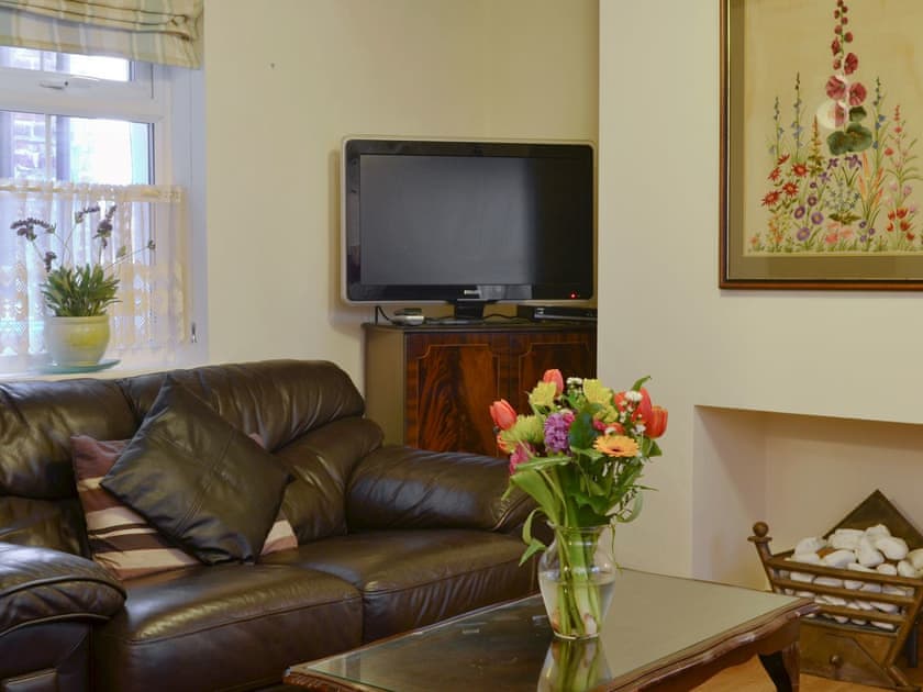 Cosy Cottage In Whitby Yorkshire Book Online Hoseasons