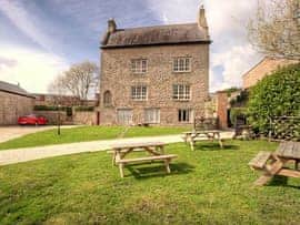 Kingship Manor, sleeps 14 in Monmouth.