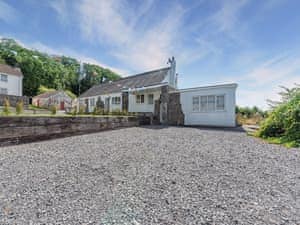 Exterior | Bronyn Cottage - Bronyn Farm, Ferryside, near Carmarthen