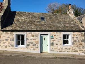 Warm and welcoming home | Viaduct View, Cullen, near Buckie