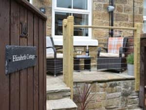 Charming holiday home | Elizabeth Cottage, Hinderwell, near Whitby 