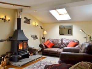 Cosy lounge area | Shepherd&rsquo;s Cottage - Bings Farm, Whaley Bridge near Buxton