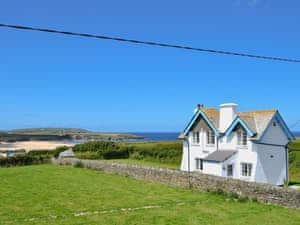 Wonderful property in a great location | St Cadoc Cottage, Harlyn Bay, near Padstow