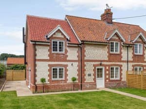 Gorgeous holiday cottage | Sea Lavender Cottage - Hall Lane Cottages, Thornham, near Kings Lynn