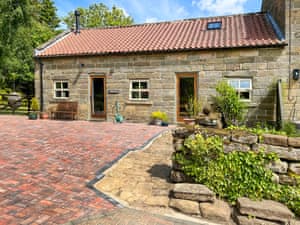 front view of cottage with parking | Crossbill Cottage, Chopgate near Stokesley