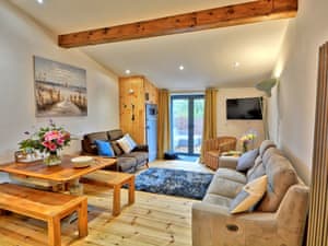 Open plan living space with wooden floor | Orion - Rossiter&rsquo;s Vineyard Barn, Wellow, near Yarmouth