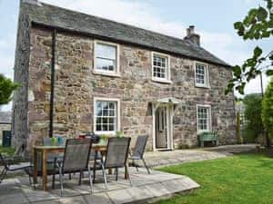 Characterful cottage | Waterloo Farm House, Waterloo, near Dunkeld