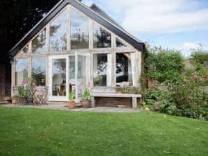 Beautiful romantic holiday cottage | The Garden Retreat, Marbury, near Whitchurch