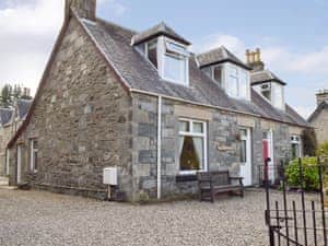 Delightful holiday home | Hill View House - Hillview Holidays, Aberfeldy