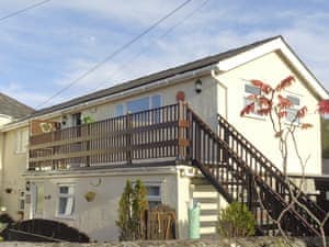 Delightful first-floor holiday home  | The Loft - Ty Copr, Pen-y-Sarn, near Amlwch