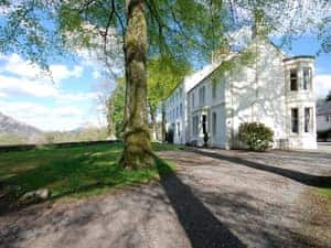 Impressive holiday home | Edwardian Wing - Bonawe House, Taynuilt, near Oban