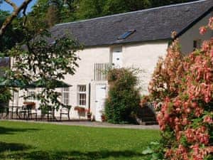 Delightful holiday home | Honeysuckle Cottage - Bonawe House, Taynuilt, near Oban
