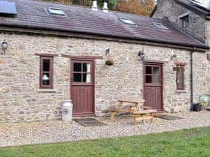 Charming stone-built holiday home | The Pig Sty - Cwm Clyd, Llandovery