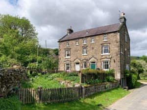 Stunning stone-built holiday home | Primrose Villa, Rosedale Abbey, near Pickering