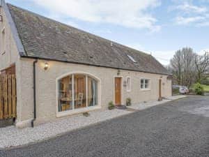 Lovely, semi-detached converted stable | Little Arches, Lochwinnoch, near Glasgow