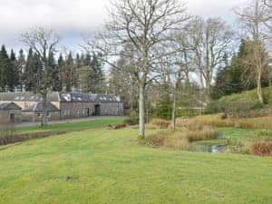 Beautifully renovated former stable block in a magnificent parkland setting | The Stables, Harburn, near West Calder