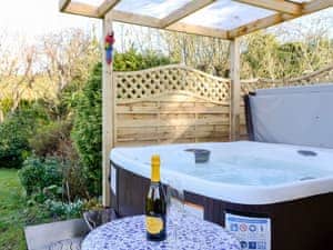 Private hot tub | Hazelmere, Rattray, near Blairgowrie